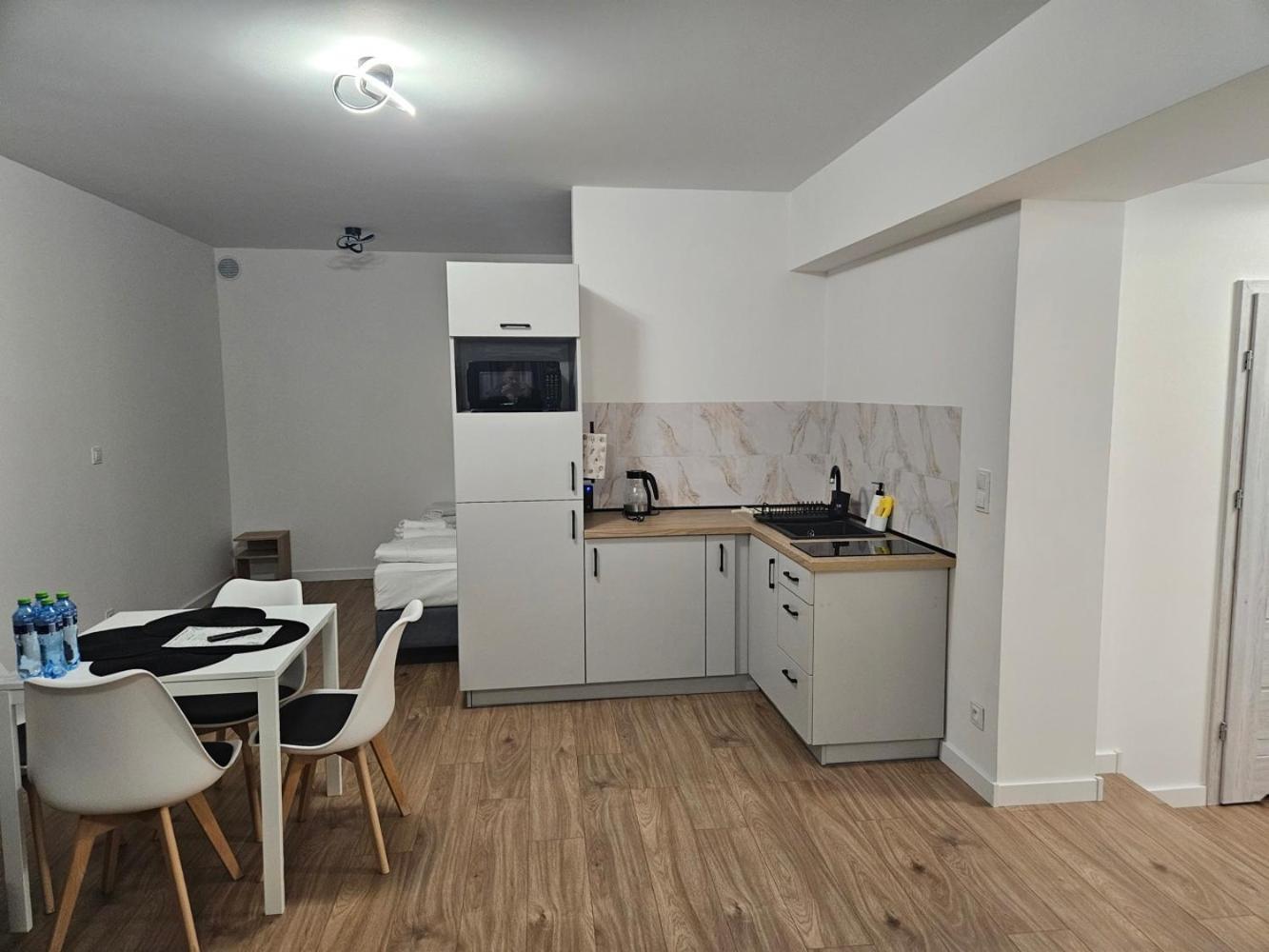 שצ'צ'ין Apartamenty Modra Free Parking מראה חיצוני תמונה
